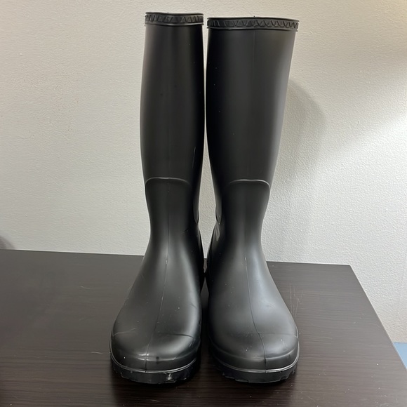 UGG Rain Boots - Picture 2 of 7